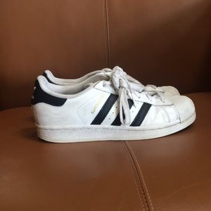 Adidas superstar women’s size 5.5